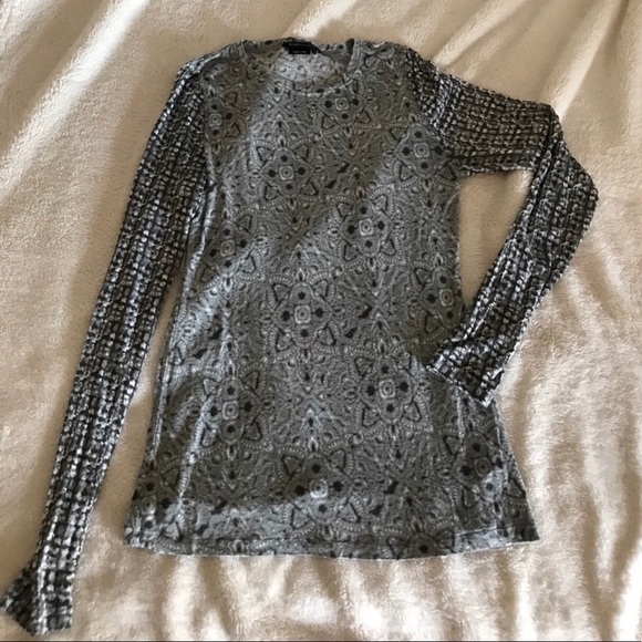 BCBGMaxAzria Tops - BCBC Gray & White Knit Long Sleeved Top, L